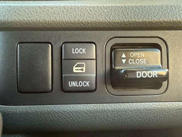 リエッセII ＧＸ　２８人乗り・自動スイングドア・オートマ・冷蔵庫・オートエアコン・ＥＴＣ・バックモニター・バックカメラ・ナビゲーション（16枚目）