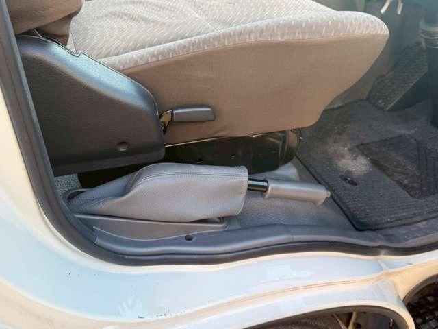 リエッセII ＧＸ　２８人乗り・自動スイングドア・オートマ・冷蔵庫・オートエアコン・ＥＴＣ・バックモニター・バックカメラ・ナビゲーション（23枚目）