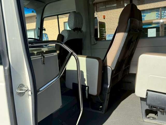 リエッセII ＧＸ　２８人乗り・自動スイングドア・オートマ・冷蔵庫・オートエアコン・ＥＴＣ・バックモニター・バックカメラ・ナビゲーション（39枚目）