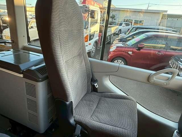 リエッセII ＧＸ　２８人乗り・自動スイングドア・オートマ・冷蔵庫・オートエアコン・ＥＴＣ・バックモニター・バックカメラ・ナビゲーション（43枚目）