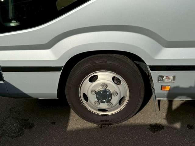 コースター ＧＸ　２８人乗り・自動スイングドア・オートマ・冷蔵庫・オートエアコン・ＥＴＣ・バックカメラ・ナビゲーション・オートステップ・リクライニングシート（4枚目）