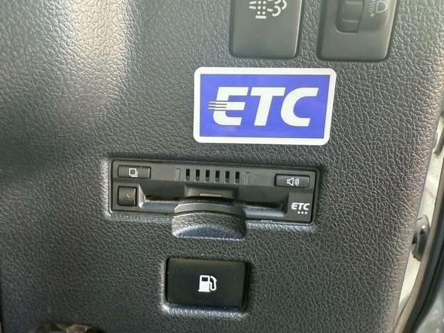 コースター ＧＸ　２８人乗り・自動スイングドア・オートマ・冷蔵庫・オートエアコン・ＥＴＣ・バックカメラ・ナビゲーション・オートステップ・リクライニングシート（12枚目）