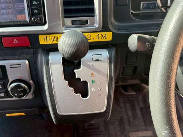 �����p�[�c�A�ЊO�p�[�c�̔̔��A��t���s�Ȃ��Ă���܂��B���C�y�ɂ����k�������B