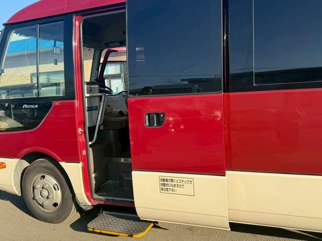 ローザ 　２９人乗り　エアサス・オートステップ・冷蔵庫・ＥＴＣ・フロントダウンエアサスニーリン付き・リクライニングモケットシート・１８０馬力・ターボ付き（14枚目）