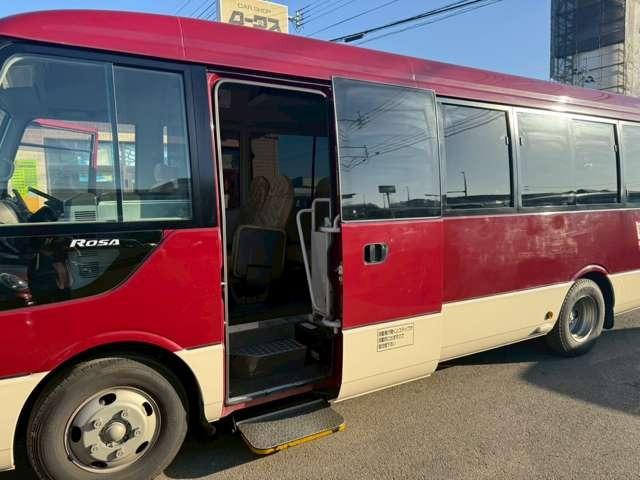 ローザ 　２９人乗り　エアサス・オートステップ・冷蔵庫・ＥＴＣ・フロントダウンエアサスニーリン付き・リクライニングモケットシート・１８０馬力・ターボ付き（15枚目）