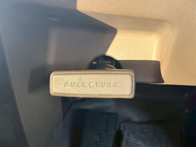 ローザ 　２９人乗り　エアサス・オートステップ・冷蔵庫・ＥＴＣ・フロントダウンエアサスニーリン付き・リクライニングモケットシート・１８０馬力・ターボ付き（29枚目）