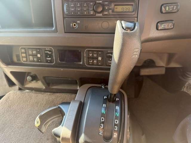 ローザ 　２９人乗り　エアサス・オートステップ・冷蔵庫・ＥＴＣ・フロントダウンエアサスニーリン付き・リクライニングモケットシート・１８０馬力・ターボ付き（39枚目）