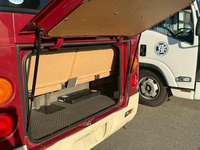 ローザ 　２９人乗り　エアサス・オートステップ・冷蔵庫・ＥＴＣ・フロントダウンエアサスニーリン付き・リクライニングモケットシート・１８０馬力・ターボ付き（56枚目）