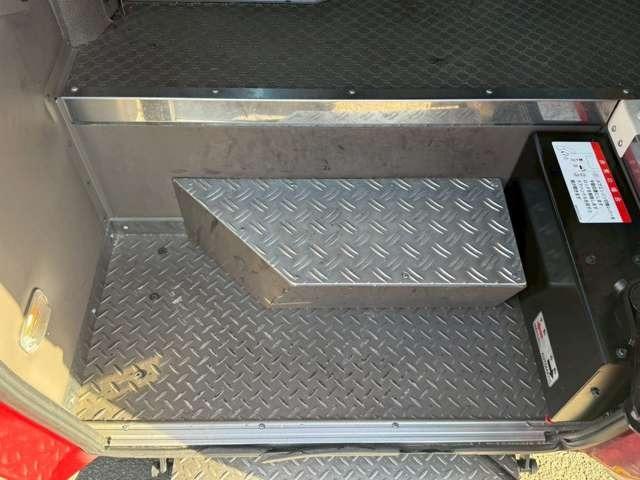 ローザ 　２９人乗り　エアサス・オートステップ・冷蔵庫・ＥＴＣ・フロントダウンエアサスニーリン付き・リクライニングモケットシート・１８０馬力・ターボ付き（57枚目）