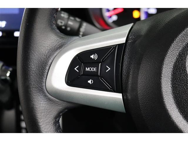 ステアリングスイッチ付きなのでオーディオの操作が手元で出来て便利ですね！