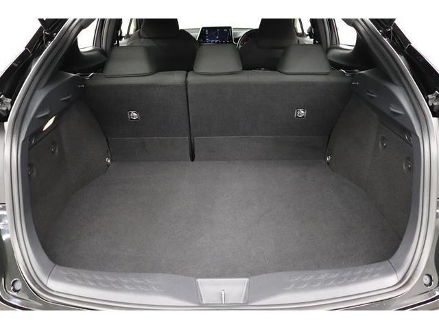 広さも使いやすさも十分なラゲージスペース！