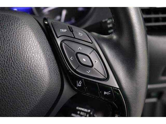 マルチインフォメーションディスプレイの操作スイッチがハンドル部にあります！みたい情報をすぐに確認できます。