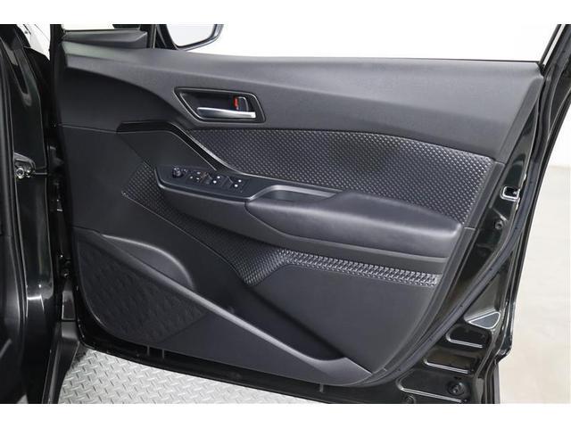 ドアポケットにボトルホルダーも付いております！