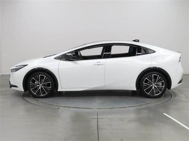 プリウス Ｚ　１年保証　ワンオーナ－　フルセグ　メモリーナビ　ミュージックプレイヤー接続可　電動シート　電動リヤゲート　シートクーラー　全周囲カメラ　バックカメラ　衝突被害軽減システム　ＥＴＣ　ＬＥＤヘッドランプ（4枚目）