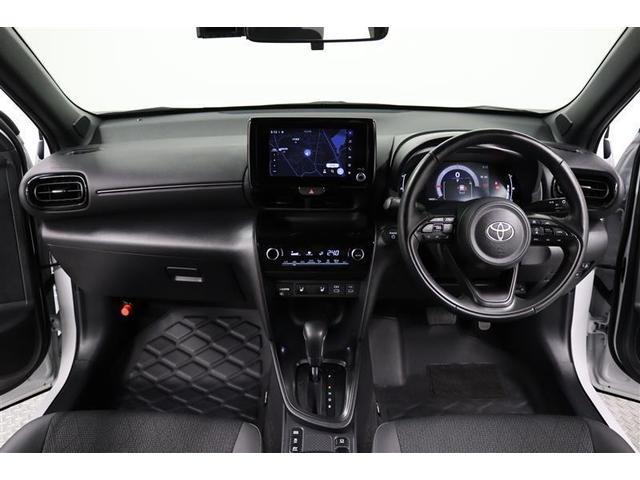 ヤリスクロス ハイブリッドＺ　１年保証　ワンオーナ－　フルセグ　メモリーナビ　ミュージックプレイヤー接続可　シートヒータ　全周囲カメラ　バックカメラ　ＢＳモニタ－　車線逸脱警報　衝突被害軽減システム　ＥＴＣ　ドラレコ　ＬＥＤランプ（6枚目）