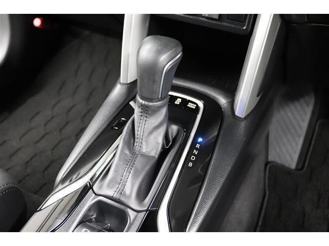 シンプルで操作性の良いシフトレバー部！