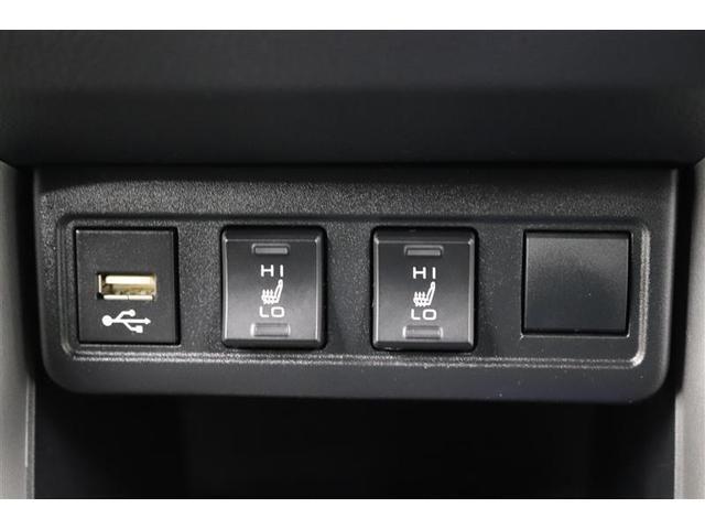 運転席と助手席には寒い日の肩や腰、冷えやすい下肢を温めてくれるシートヒーターが付いております！