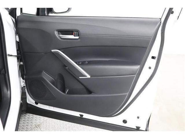 ドアポケットにボトルホルダーも付いております！