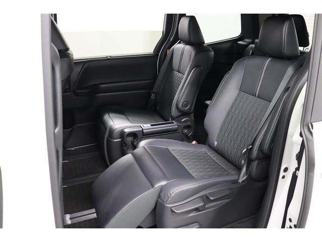 ノア ハイブリッドS-Z 1年保証 電動リヤゲート シートヒーター フルセグ メモリーナビ DVD再生 ミュージックプレイヤー接続可 バックカメラ 衝突被害軽減システム ETC 両側電動スライド LED 乗車定員7人(18枚目)