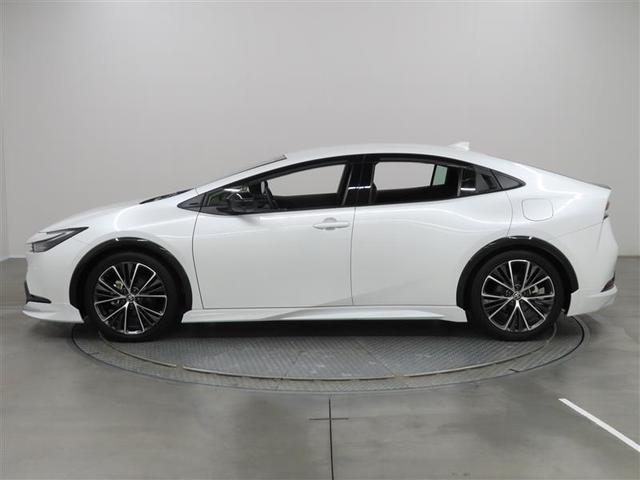 プリウス Ｚ　１年保証　フルエアロ　Ｄミラー　フルセグ　メモリーナビ　ミュージックプレイヤー接続可　電動シート　電動リヤゲート　全周囲カメラ　バックカメラ　衝突被害軽減システム　ＥＴＣ　ドラレコ　ＬＥＤヘッドランプ（4枚目）