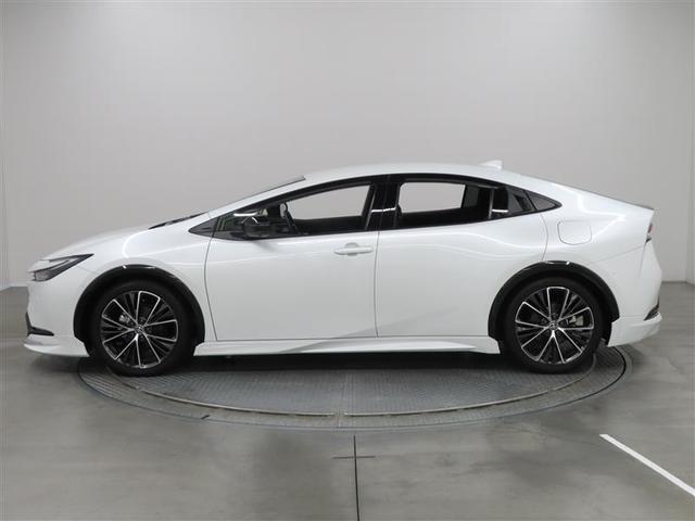 プリウス Ｚ　１年保証　フルエアロ　フルセグ　メモリーナビ　ミュージックプレイヤー接続可　電動シート　電動リヤゲート　シートクーラー　全周囲カメラ　バックカメラ　衝突被害軽減システム　ＥＴＣ　ドラレコ　ＬＥＤランプ（4枚目）