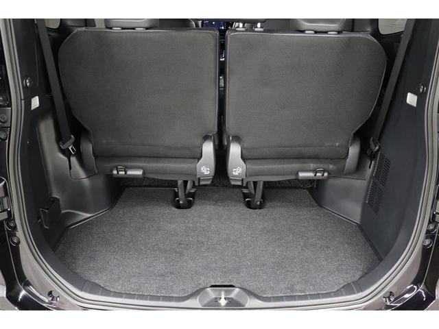 ヴォクシー ハイブリッドS-Z 1年保証 フルセグ メモリーナビ DVD再生 ミュージックプレイヤー接続可 電動リヤゲート シートヒータ バックカメラ 衝突被害軽減システム ETC 両側電動スライド LEDヘッドランプ 乗車定員7人(19枚目)