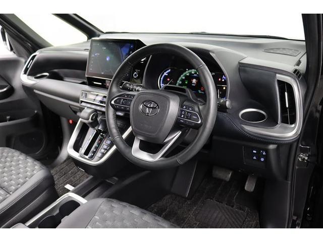 ヴォクシー ハイブリッドS-Z 1年保証 フルセグ メモリーナビ DVD再生 ミュージックプレイヤー接続可 電動リヤゲート シートヒータ バックカメラ 衝突被害軽減システム ETC 両側電動スライド LEDヘッドランプ 乗車定員7人(32枚目)