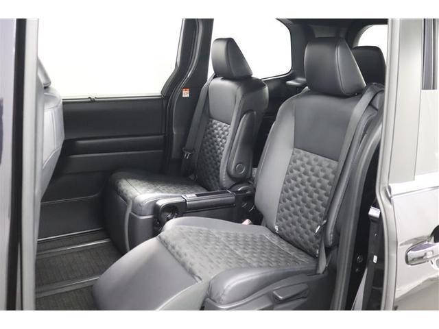 ヴォクシー ハイブリッドＳ－Ｚ　１年保証　当社試乗車　フルセグ　メモリーナビ　ＤＶＤ再生　ミュージックプレイヤー接続可　電動リヤゲート　シートヒーター　全周囲カメラ　バックカメラ　衝突被害軽減システム　ＥＴＣ　両側電動スライド（18枚目）