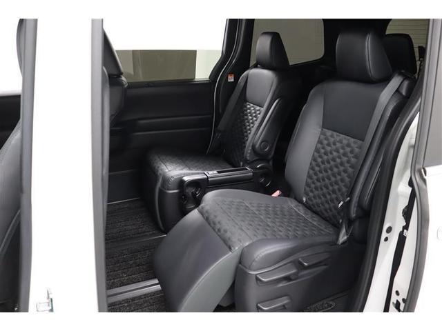 �Z�J���h�V�[�g�͒������O�X���C�h�ő����L�X�̃L���v�e���V�[�g�I�I�b�g�}�����t���Ă���܂��B