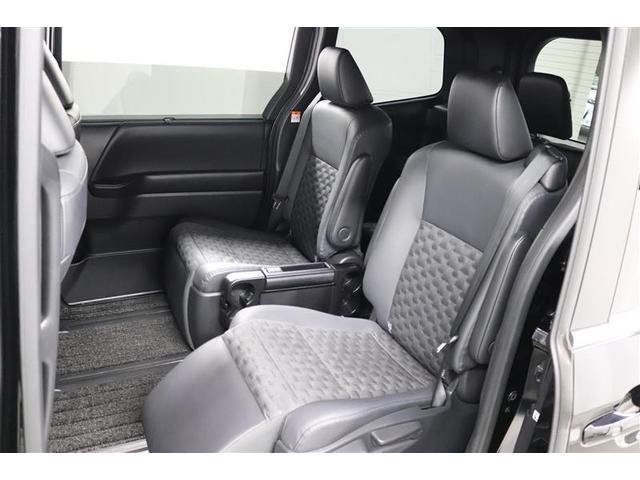 �Z�J���h�V�[�g�͒������O�X���C�h�ő����L�X�̃L���v�e���V�[�g�I�I�b�g�}�����t���Ă���܂��B