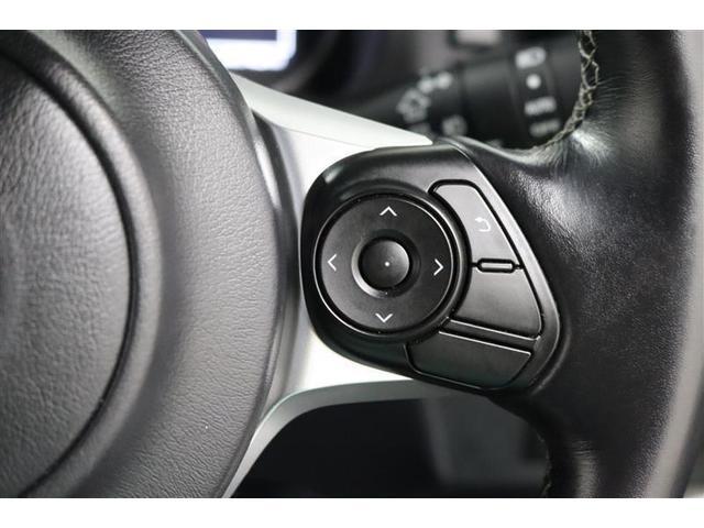 �}���`�C���t�H���[�V�����f�B�X�v���C�̑���X�C�b�`���n���h�����ɂ���܂��I�݂������������Ɋm�F�ł��܂��B