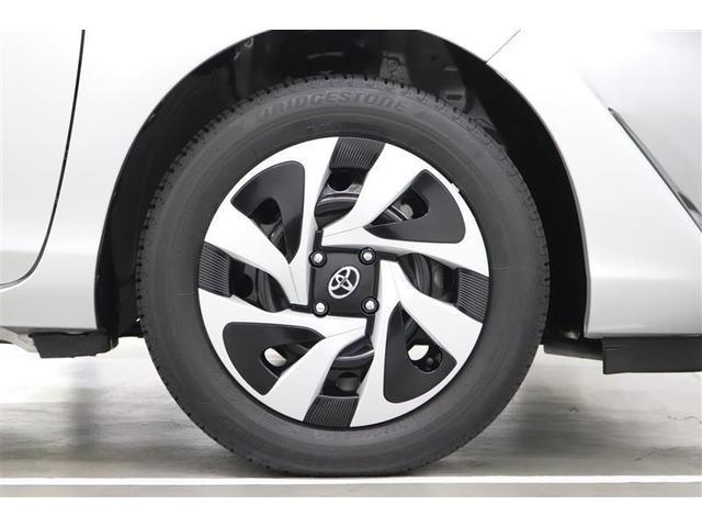 �X�`�[���z�C�[���Ƀz�C�[���L���b�v�𑕒����Ă��܂��B