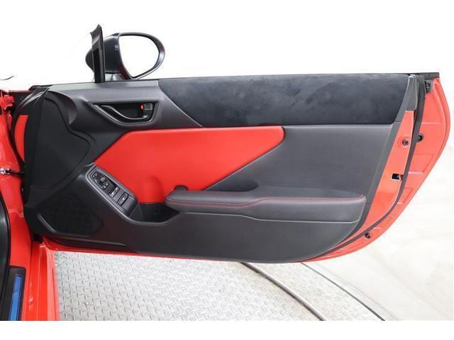 �h�A�|�P�b�g�Ƀ{�g���z���_�[���t���Ă���܂��I