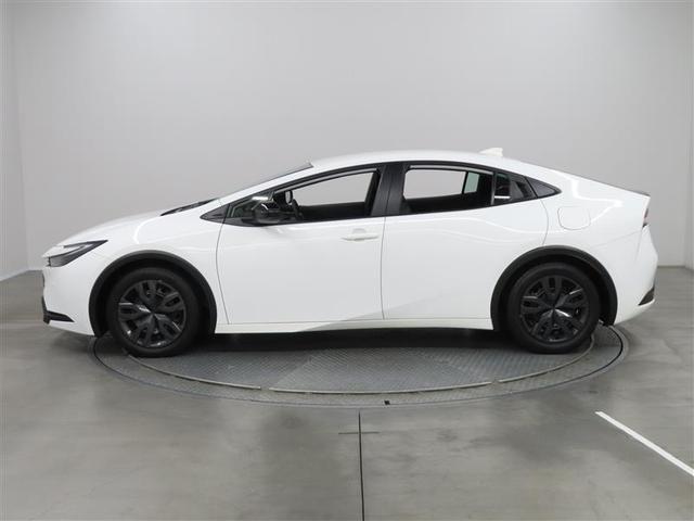 プリウス Ｘ　１年保証　ワンオーナ－　フルセグ　ＤＡ　ミュージックプレイヤ接続可　バックカメラ　オートマチックハイビーム　ＢＳモニタ－　車線逸脱警報　衝突被害軽減システム　ＥＴＣ　ＬＥＤランプ　アイドリングストップ（4枚目）