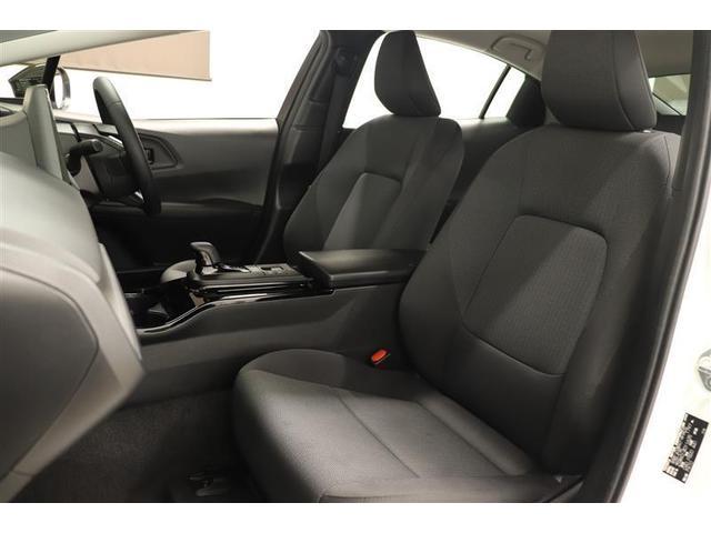 プリウス Ｘ　１年保証　ワンオーナ－　フルセグ　ＤＡ　ミュージックプレイヤ接続可　バックカメラ　オートマチックハイビーム　ＢＳモニタ－　車線逸脱警報　衝突被害軽減システム　ＥＴＣ　ＬＥＤランプ　アイドリングストップ（17枚目）