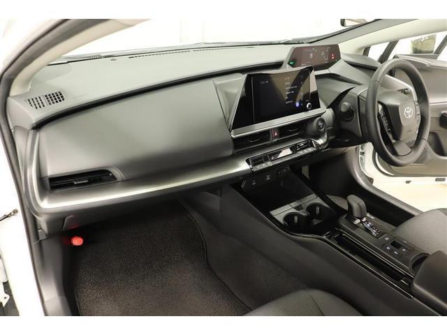 プリウス Ｘ　１年保証　ワンオーナ－　フルセグ　ＤＡ　ミュージックプレイヤ接続可　バックカメラ　オートマチックハイビーム　ＢＳモニタ－　車線逸脱警報　衝突被害軽減システム　ＥＴＣ　ＬＥＤランプ　アイドリングストップ（21枚目）