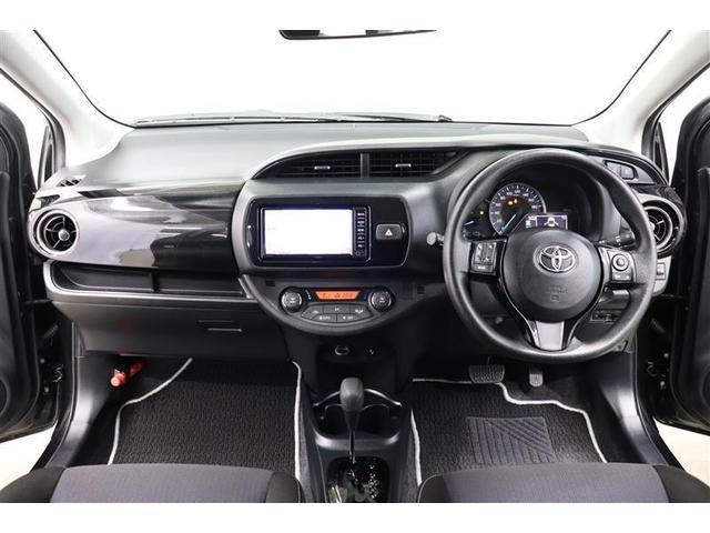 ヴィッツ ハイブリッドＦ　セーフティーエディション　１年保証　ワンオーナー　ワンセグ　メモリーナビ　ミュージックプレイヤー接続可　バックカメラ　オートマチックハイビーム　車線逸脱警報　横滑り防止装置　衝突被害軽減システム　ＥＴＣ　　アイドリングストップ（6枚目）