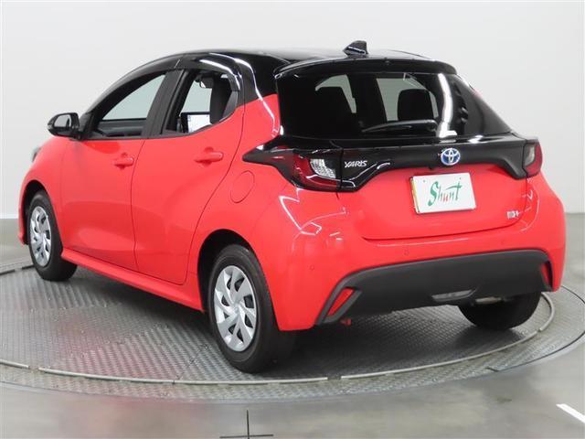 ヤリス ハイブリッドＧ　１年保証　ワンオーナ－　フルセグ　メモリーナビ　ミュージックプレイヤー接続可　シートヒーター　バックカメラ　オートマチックハイビーム　車線逸脱警報　衝突被害軽減システム　ＥＴＣ　アイドリングストップ（5枚目）