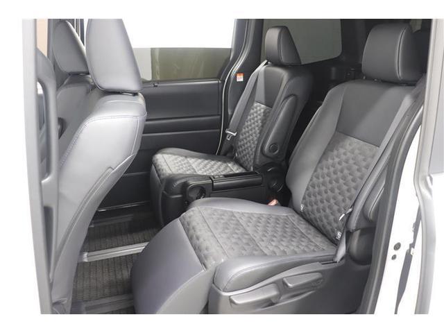 �Z�J���h�V�[�g�͒������O�X���C�h�ő����L�X�̃L���v�e���V�[�g�I�I�b�g�}�����t���Ă���܂��B