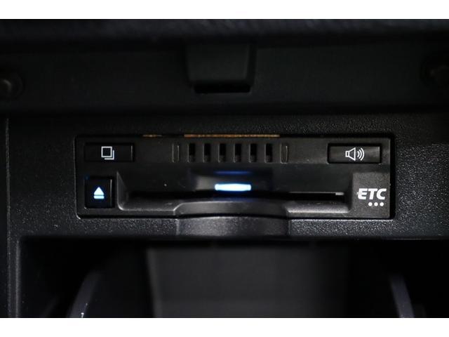 ２．５Ｓ　タイプゴールドＩＩ　１年保証　ワンオーナ－　サンルーフ　後席モニタ－　フルセグ　メモリーナビ　ＤＶＤ再生　ミュージックプレイヤー接続可　オットマン　Ｐリヤゲート　バックカメラ　衝突被害軽減システム　ＥＴＣ　ドラレコ（画像11）