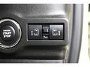 両側電動スライドドアはドアの直接操作以外にも運転席からのスイッチ操作やリモコン操作でも開閉が可能!狭い駐車場などでもドアの開閉が楽々・安心ですね!