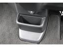 運転席と助手席の間にセンターロアボックスがあります!
