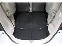 リヤシートを前倒しすると更なるスペースを確保できます！