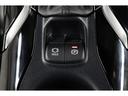 電動パーキングブレーキを搭載。スイッチ操作でパーキングブレーキを作動・解除することが可能ですので、操作の力が不要ですよ♪