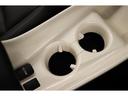 使い勝手の良いセンター部のカップホルダー!よく使う場所にあると便利ですよね。