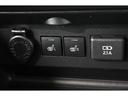 運転席と助手席には寒い日の肩や腰、冷えやすい下肢を温めてくれるシートヒーターが付いております!