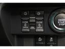 両側電動スライドドアはドアの直接操作以外にも運転席からのスイッチ操作やリモコン操作でも開閉が可能!狭い駐車場などでもドアの開閉が楽々・安心ですね!