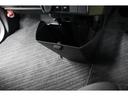 運転席と助手席の間にセンターロアボックスがあります！