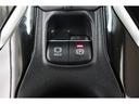 電動パーキングブレーキを搭載。スイッチ操作でパーキングブレーキを作動・解除することが可能ですので、操作の力が不要ですよ♪