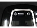燃費をより向上させるエコドライブモードとパワフルな走行を愉しめるパワーモードを選べるスイッチが付いております!